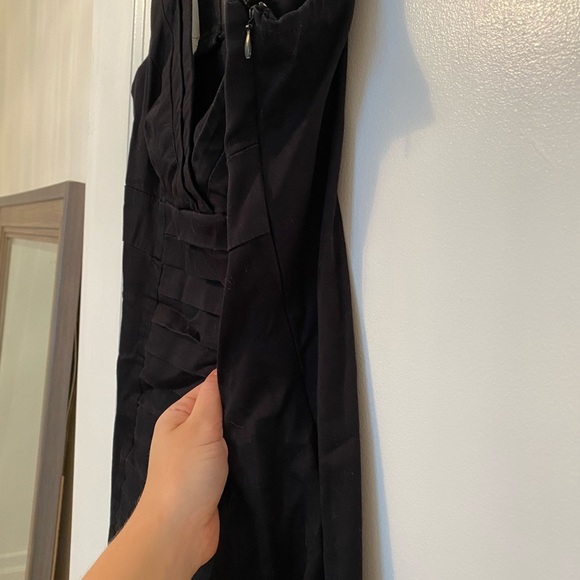 Flattering little black dress​ - Picture 2 of 3